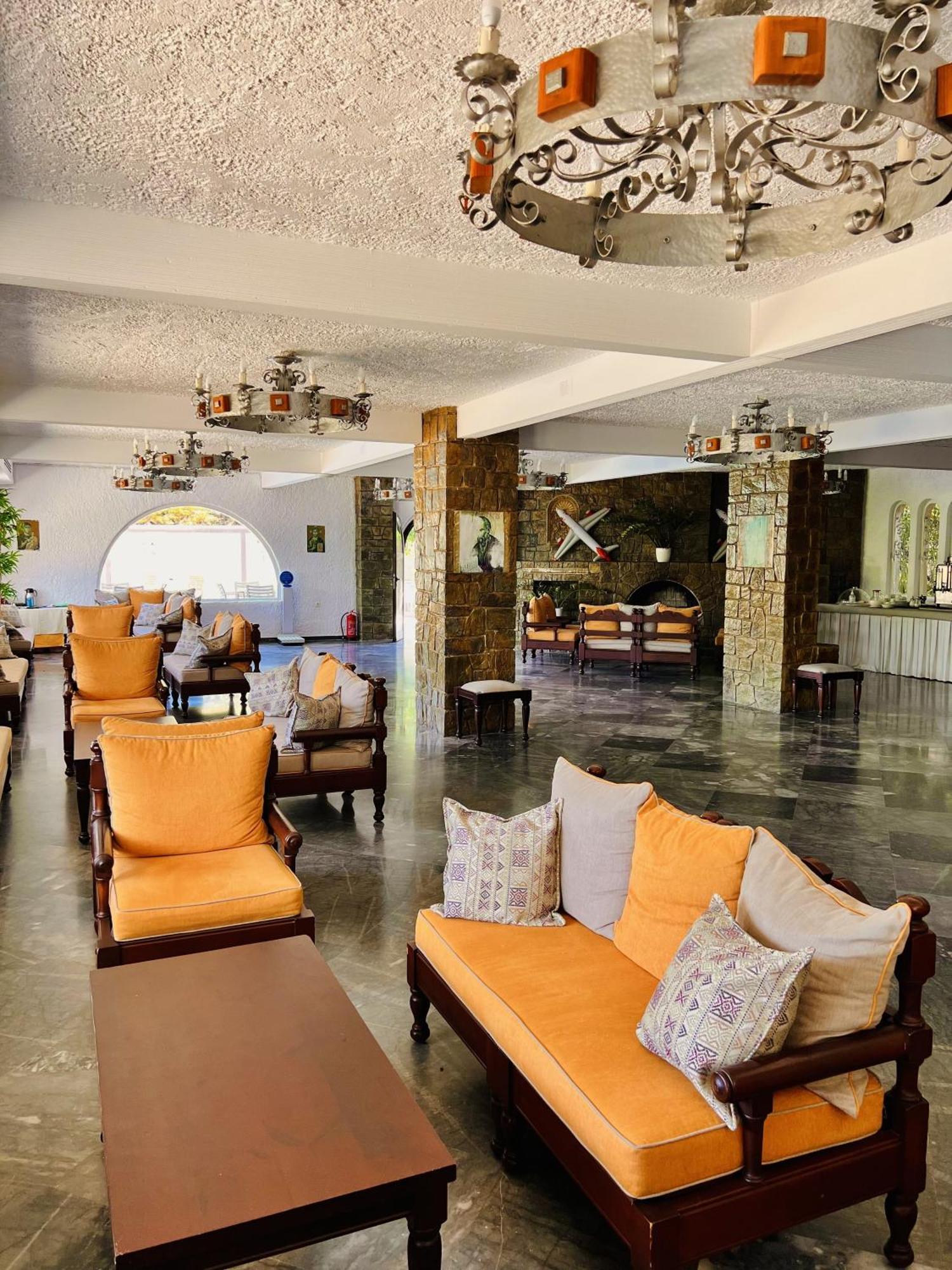 Karteros Hotel ภายนอก รูปภาพ