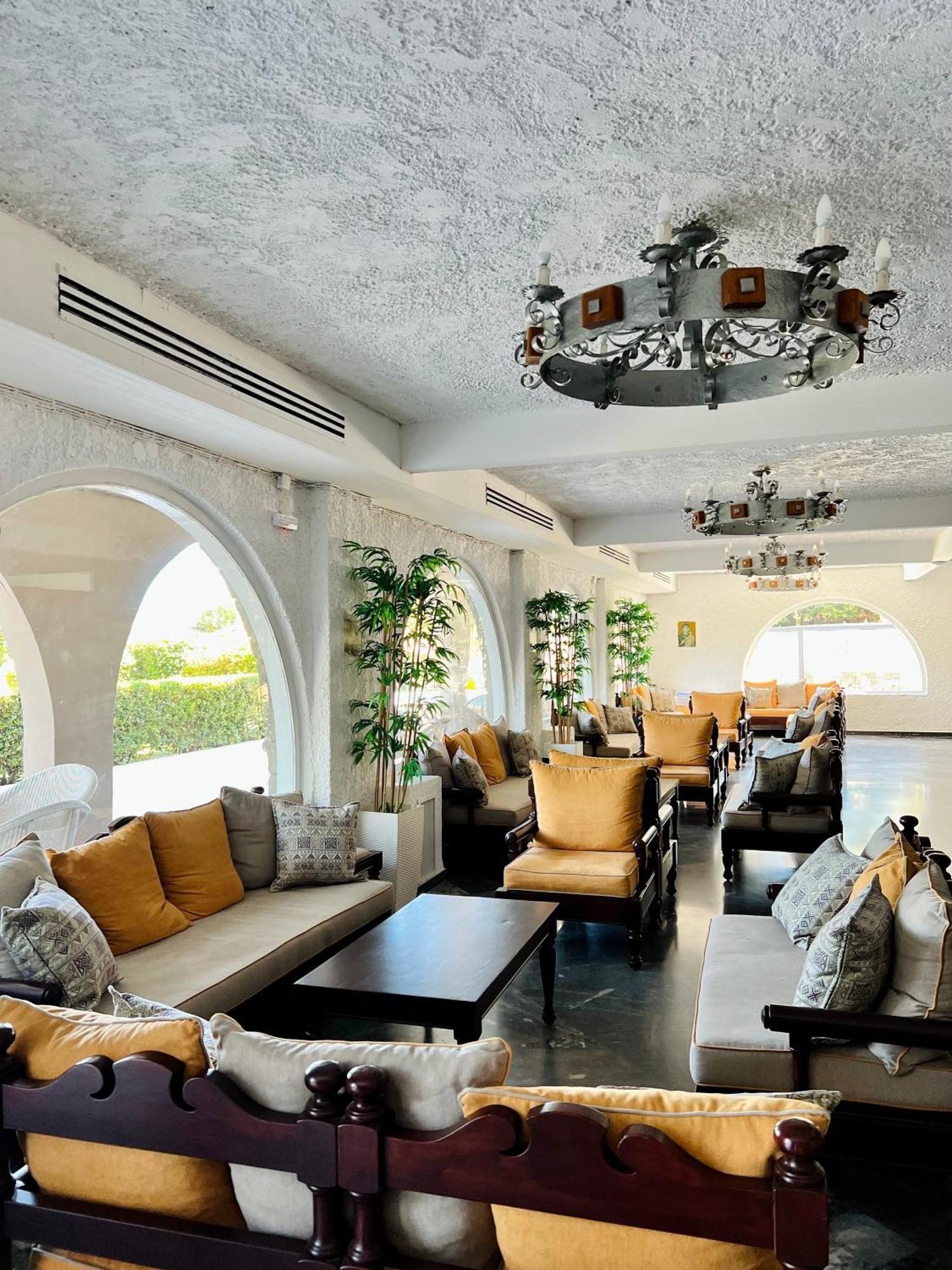Karteros Hotel ภายนอก รูปภาพ